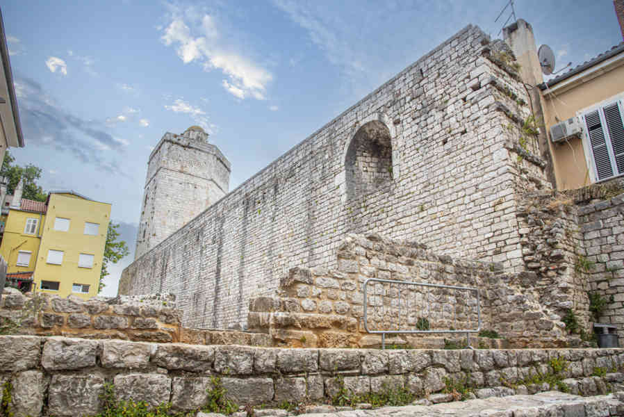 Croacia - Zadar 49 - Torre del Capitán